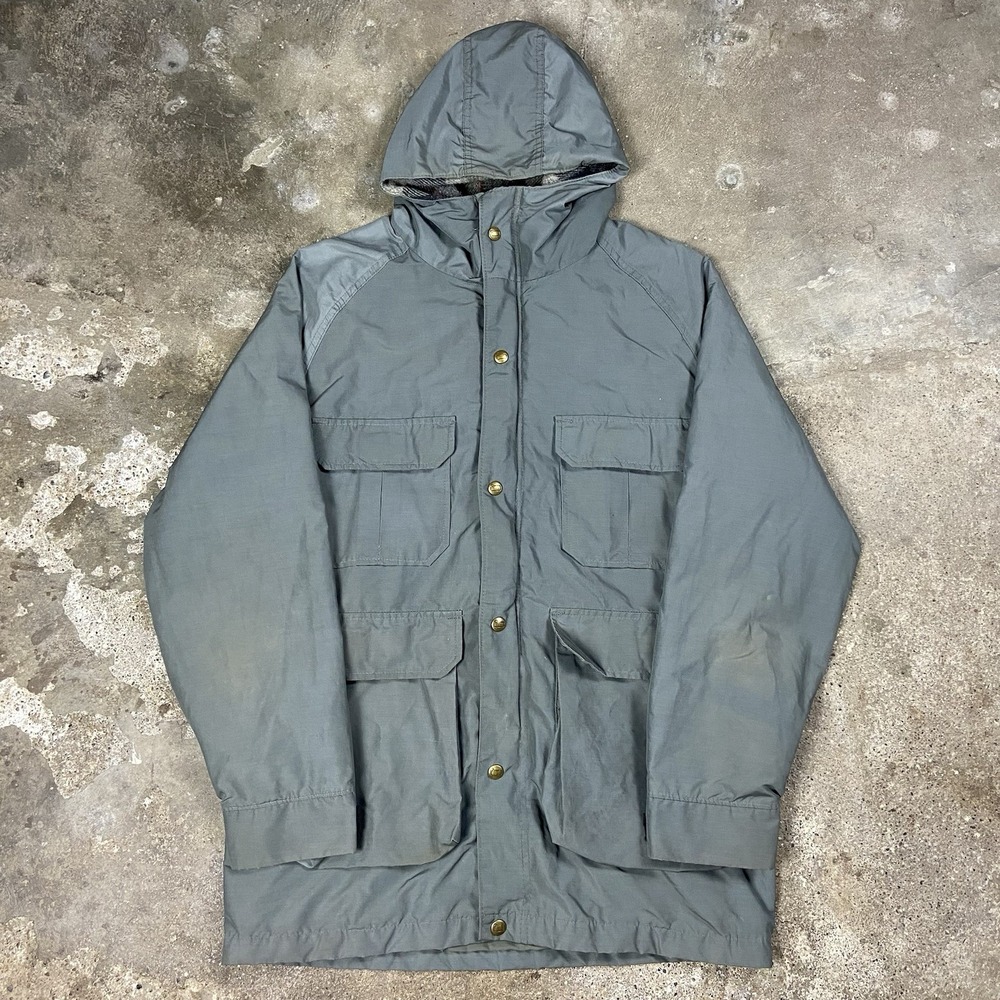Vintage 70s Woolrich Jacket Size Medium Gray Flannel Lined Full Zip Snap‎ Down